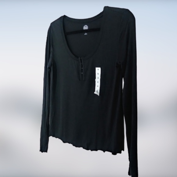 SO Tops - NWT "SO" Long Sleeve Crop Top 🎉Host Pick🎉